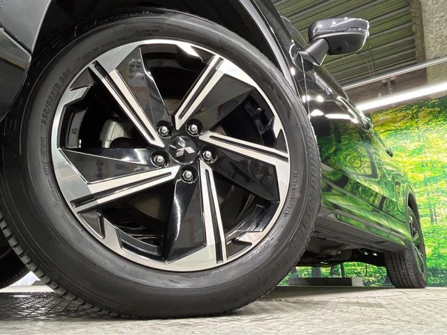 �y����18�C���`�A���~�z�C�[���z�O�ςɃ}�b�`���������A���~�z�C�[���𑕒����Ă���܂��B�e��ЊO�A���~�z�C�[����A�X�^�b�h���X�^�C�����戵�����Ă���܂��B���񂲑��k������