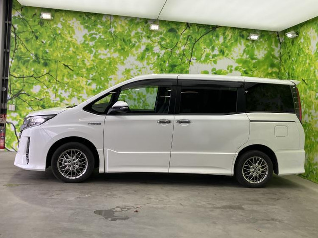 ノア1.8 ハイブリッド Si W×B II