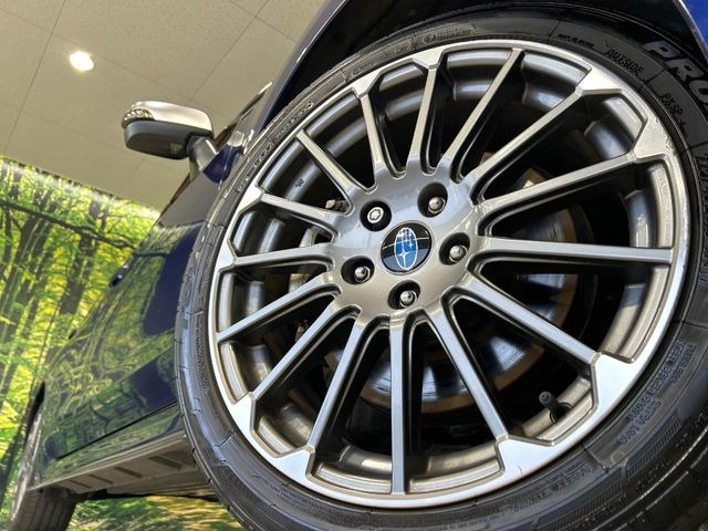 �y����18�C���`�A���~�z�C�[���z�O�ςɃ}�b�`���������A���~�z�C�[���𑕒����Ă���܂��B�e��ЊO�A���~�z�C�[����A�X�^�b�h���X�^�C�����戵�����Ă���܂��B���񂲑��k����������