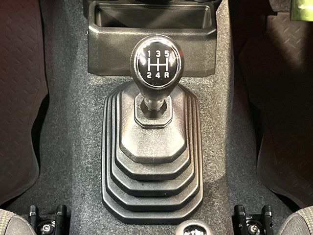 【フロア5速MT】走りの6速MT!!スポーティーな走行をお楽しみいただけます♪