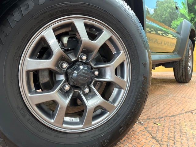 【純正15インチアルミホイール】外観にマッチした純正アルミホイールを装着しております。各種社外アルミホイールや、スタッドレスタイヤも取扱いしております。是非ご相談ください♪