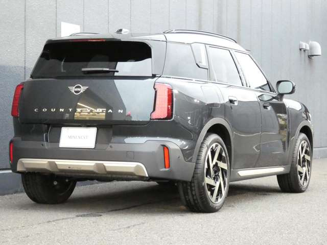 ミニカントリーマンS ALL4 DCT 4WD