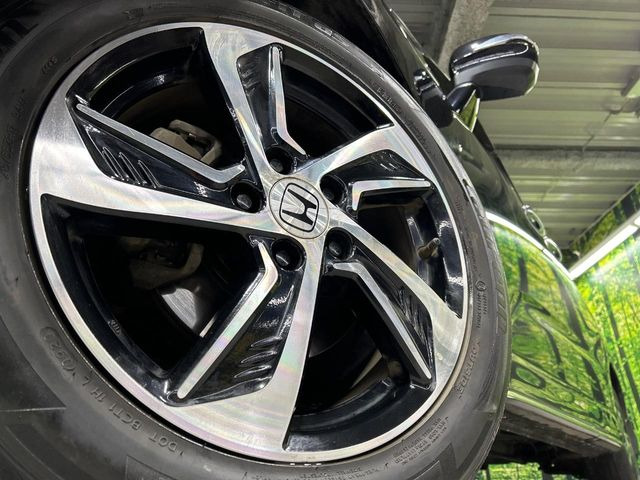 �y����17�C���`�A���~�z�C�[���z�O�ςɃ}�b�`���������A���~�z�C�[���𑕒����Ă���܂��B�e��ЊO�A���~�z�C�[����A�X�^�b�h���X�^�C�����戵�����Ă���܂��B���񂲑��k����������