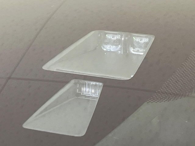 �y�X�}�[�g�u���[�L�T�|�[�g�z���s���ɑO���̎ԗ�����F�����A�Փ˂������Ȏ��͌x��ƃu���[�L�ŏՓˉ���Ɣ�Q�y�����A�V�X�g�B�����S�Ƀh���C�u�����y���݂��������܂��B