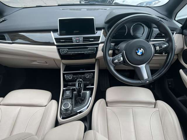 2シリーズグランツアラー218i ラグジュアリー