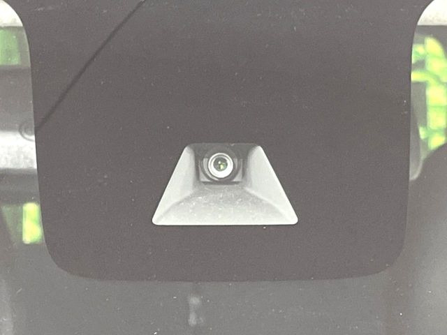 �y�C���e���W�F���g�G�}�[�W�F���V�[�u���[�L�z�t�����g�J�����őO���̎ԗ�����s�҂����m�B�Փ˂������Ȏ��͏Փ˔�Q�y���u���[�L���쓮�A�Փˉ�����T�|�[�g�B�����S�Ƀh���C�u�����y���݂��������܂��B