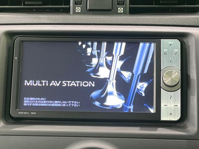 �y�����i�r�z�l�C�̏����i�r�𑕔����Ă���܂��B�i�r�̎g���₷���͂������A�I�[�f�B�I�@�\���[��!�L�����v�◷�s�͂������A�ʋ΂┃�����ȂǕ��i�̃h���C�u���y�����Ȃ�͂���