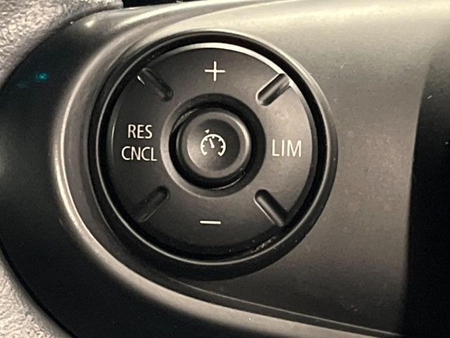 ���I�[�g�N���[�Y�R���g���[��:�������H�⎩���Ԑ�p���H���ɂāA�葬���q���\�ƂȂ�֗��ȋ@�\�ł��B�������ړ��̍ۂł����ɂ����֗��ɂ��g�����������܂���