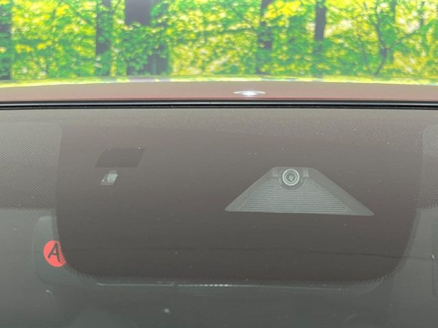 �y�X�}�[�g�u���[�L�T�|�[�g�z���s���ɑO���̎ԗ�����F�����A�Փ˂������Ȏ��͌x��ƃu���[�L�ŏՓˉ���Ɣ�Q�y�����A�V�X�g�B�����S�Ƀh���C�u�����y���݂��������܂��B