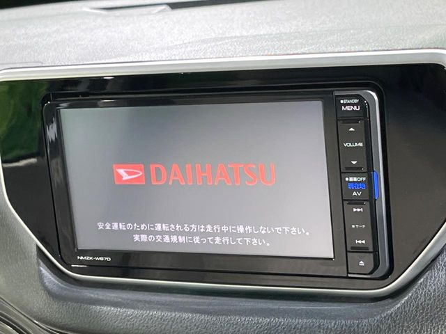 �y�����i�r�z�l�C�̏����i�r�𑕔����Ă���܂��B�i�r�̎g���₷���͂������A�I�[�f�B�I�@�\���[��!�L�����v�◷�s�͂������A�ʋ΂┃�����ȂǕ��i�̃h���C�u���y�����Ȃ�͂���