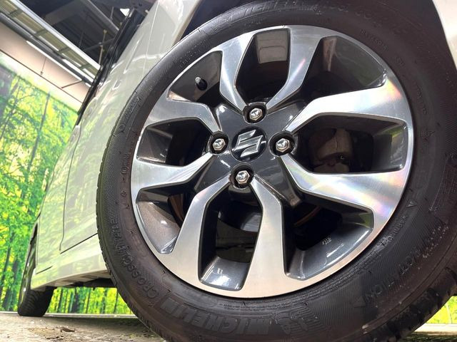 �y����15�C���`�A���~�z�C�[���z�O�ςɃ}�b�`���������A���~�z�C�[���𑕒����Ă���܂��B�e��ЊO�A���~�z�C�[����A�X�^�b�h���X�^�C�����戵�����Ă���܂��B���񂲑��k����������