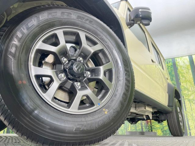 �y�����A���~�z�C�[���z�O�ςɃ}�b�`���������A���~�z�C�[���𑕒����Ă���܂��B�e��ЊO�A���~�z�C�[����A�X�^�b�h���X�^�C�����戵�����Ă���܂��B���񂲑��k����������