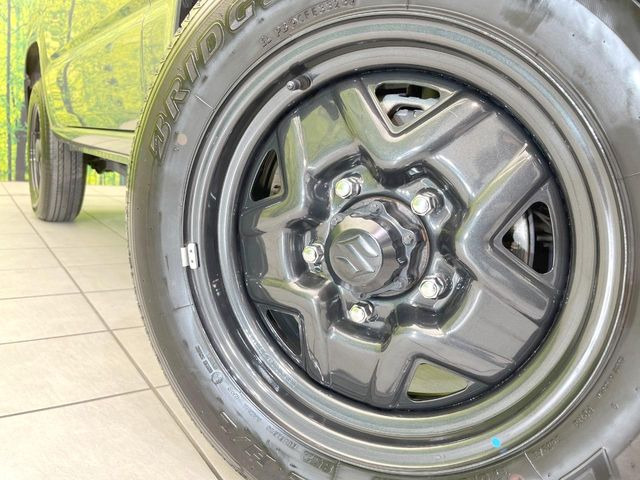 【純正16インチアルミホイール】外観にマッチした純正アルミホイールを装着しております。各種社外アルミホイールや、スタッドレスタイヤも取扱いしております。是非ご相談ください♪