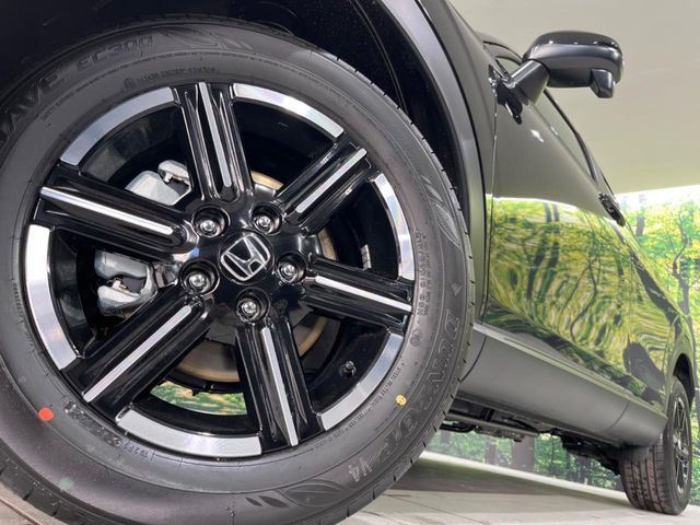 �y16�C���`�A���~�z�C�[���z�O�ςɃ}�b�`�����A���~�z�C�[���𑕒����Ă���܂��B�e��A���~�z�C�[����A�X�^�b�h���X�^�C�����戵�����Ă���܂��B���񂲑��k����������