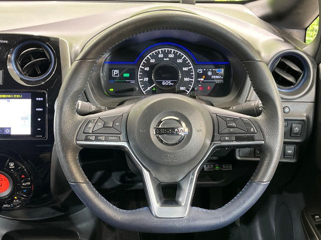 �y�����v�����X�e�A�����O�z�㎿�Ȋv���g�p���邱�ƂŁA��ɂ����������݂ƂĂ��^�]���₷���n���h���ł���