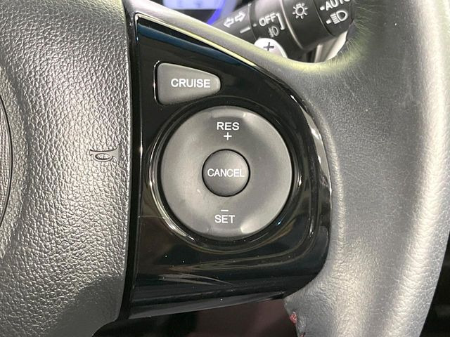 �y�N���[�Y�R���g���[���z�������H�����N���N���s�B�A�N�Z���𗣂��Ă���葬�x�ő��s���ł��A�������^�]���̕��S���y��!�����E�������ȒP�ȃX�C�b�`����Œ����ł��܂��B