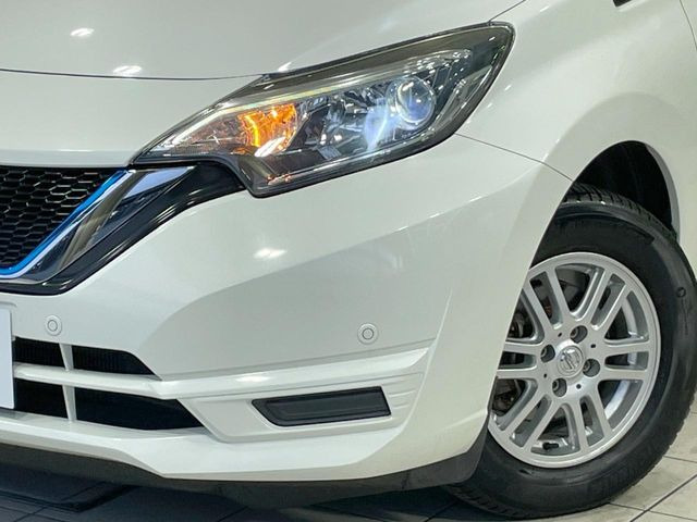 �yLED�w�b�h���C�g�z���V����ԑ��s�����ǍD�Ȏ��E���m�ۂ����S���ĉ^�]�ł��鍂�P�xLED�w�b�h���C�g�𑕔�!�_�����x�������A����d�͂��}�����Ă��܂��B