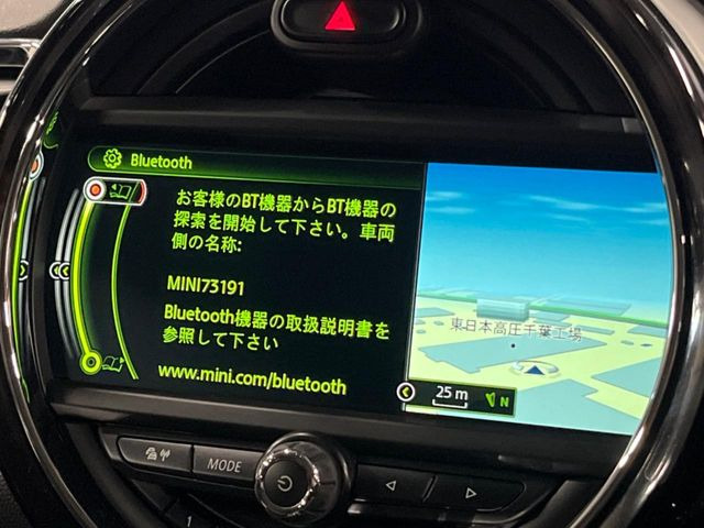 ��Bluetooth:���莝���̃X�}�[�g�t�H���ȂǂƐڑ����A�n���Y�t���[�ʘb��Տꊴ����~���[�W�b�N�Đ������y���݂��������܂��B�����ڑ��ł��̂Ŕς킵��������܂����