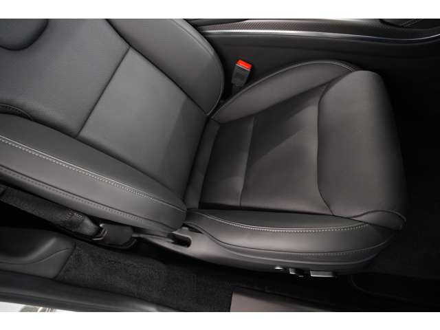 �V�[�g�����X�����ڗ��ӏ����Ȃ��̂ŁA�ƂĂ���Ԃ̗ǂ��ԗ��ɂȂ��Ă���܂��B