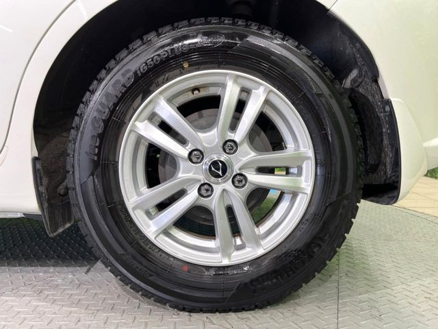 �y14�C���`�A���~�z�C�[���z�O�ςɃ}�b�`�����A���~�z�C�[���𑕒����Ă���܂��B�e��A���~�z�C�[����A�X�^�b�h���X�^�C�����戵�����Ă���܂��B���񂲑��k����������