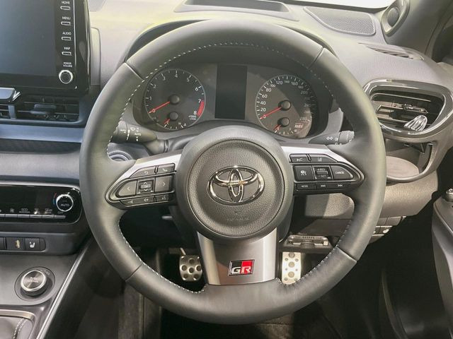 �y�����v�����X�e�A�����O�z�㎿�Ȋv���g�p���邱�ƂŁA��ɂ����������݂ƂĂ��^�]���₷���n���h���ł���