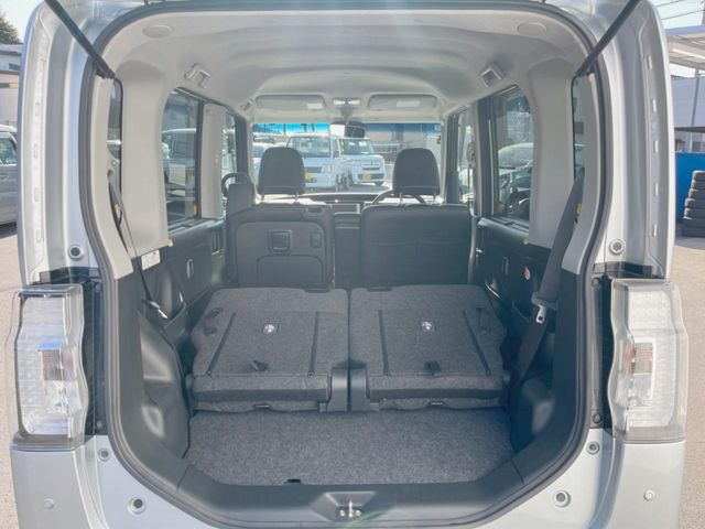 ���i�̂���������ʋ΁A���}���ɏ\���ȉ׎��X�y�[�X���m�ۂ��Ă���܂��B�Z�J���h�V�[�g��|���ƁA�傫�ȉו��̐ύڂ��\�ł���