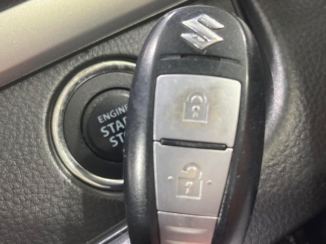 �y�L�[���X�X�^�[�g�V�X�e���z�J�o����|�P�b�g�ɓ��ꂽ�܂܂ł��h�A�̎{���E�������\�ȃX�}�[�g�L�[�𑕔��B�G���W���̃I���E�I�t�����J�M�����o���K�v����������Ƃ��Ă��֗��ł���