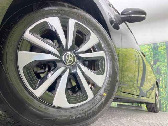 【純正アルミホイール】外観にマッチした純正アルミホイールを装着しております。各種社外アルミホイールや、スタッドレスタイヤも取扱いしております。是非ご相談ください♪