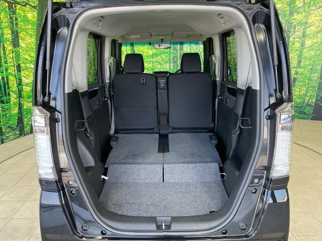 ���i�̂���������ʋ΁A���}���ɏ\���ȉ׎��X�y�[�X���m�ۂ��Ă���܂��B�Z�J���h�V�[�g��|���ƁA�傫�ȉו��̐ύڂ��\�ł���