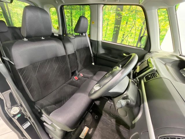 運転席シート廻りは使用感も少なく、良好な状態となっています。丁寧に使われていたことがよくわかりますね。