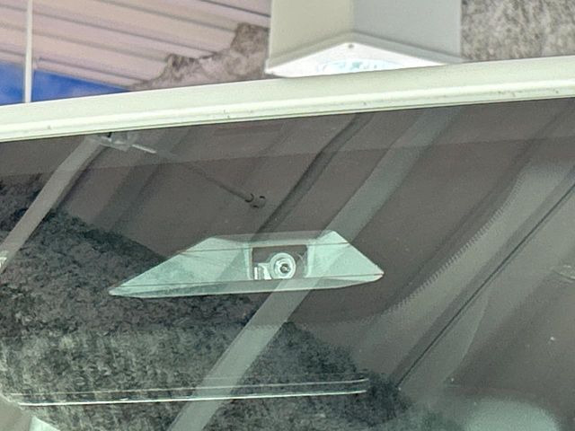 �y�v���N���b�V���Z�[�t�e�B�z�O���̎ԗ��������m���A�Փ˂������Ȏ��͌x��Œ��ӂ𑣂��A�u���[�L�𓥂ޗ͂��T�|�[�g�B�u���[�L�𓥂߂Ȃ������ꍇ�͏Փ˔�Q�y���u���[�L���쓮�A�Փˉ�����T�|�[�g���܂��B