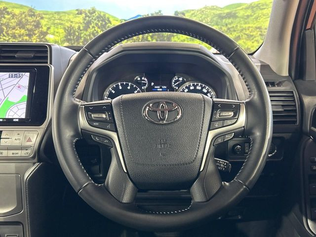 �y�����v�����X�e�A�����O�z�㎿�Ȋv���g�p���邱�ƂŁA��ɂ����������݂ƂĂ��^�]���₷���n���h���ł���