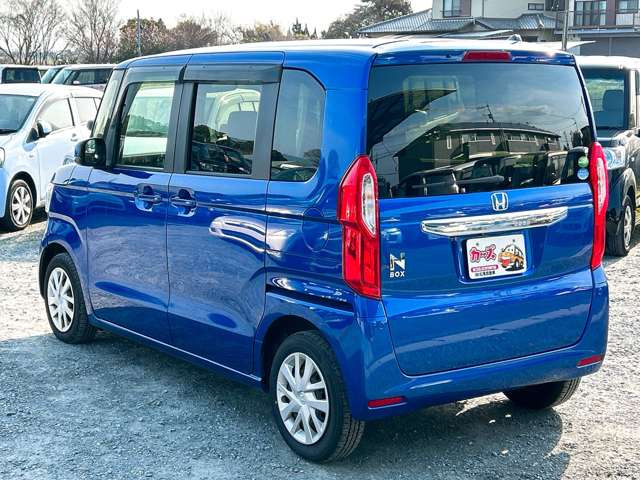 ���X�ł͌y�����Ԃ��畁�ʎԂ܂ŕ��L���I�[�����[�J�[�̎Ԏ�E�F�E�O���[�h��L�x�ɑ����Ă���܂��B