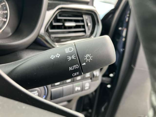 ���I�[�g���C�g&�n�C�r�[���A�V�X�g�����̖͂��邳�����m���Ď����Ń��C�g�_�����Ă���g���l���Ȃǂŕ֗��ł��B�����!�Ό��ԂȂǂ����m���ăn�C&hArr;���[�������Ő؂�ւ��Ă���܂��B