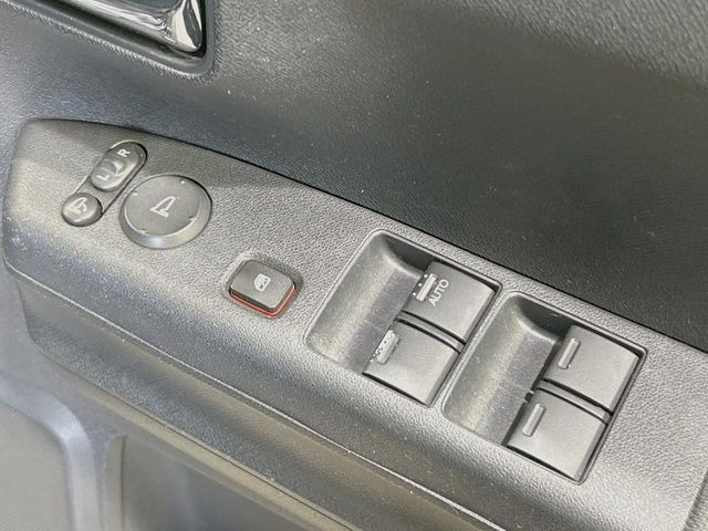 �y�d���i�[�~���[�z�T�C�h�~���[�͓d���i�[���ƂȂ��Ă���A�������ԏ�ł��L�Y�������X�N��}�����܂��B