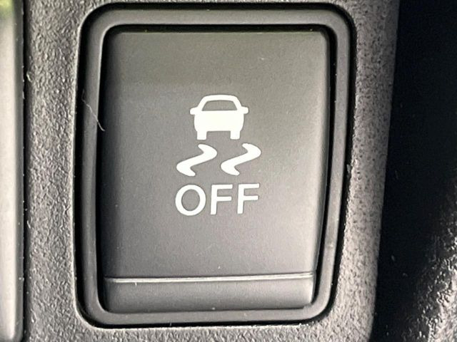 �y������h�~���u�z�ԗ��̉���������m����ƁA�����I�Ɏԗ��̐i�s������ۂ悤�Ɏԗ��𐧌䂵�܂��B�J�̓��ȂǊ���₷���H�ʏ󋵂ł����S�ȉ^�]���\�ł��B