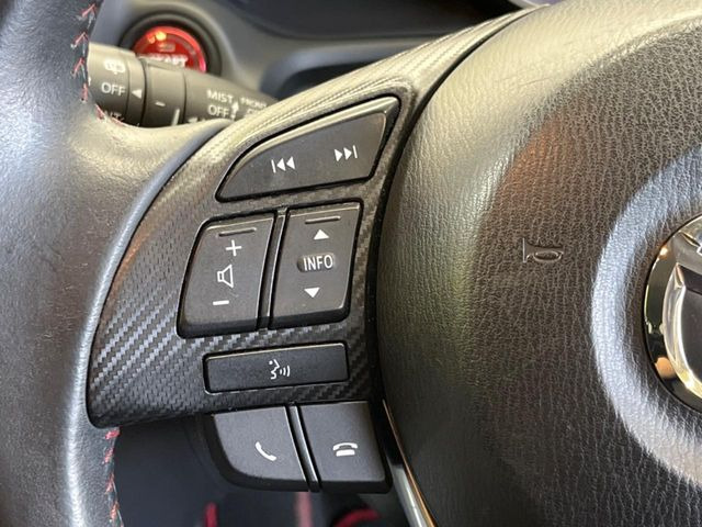 �y�X�e�A�����O�X�C�b�`�z�^�]���A�O������ڐ������炷���ƂȂ��A�I�[�f�B�I���̑��삪�\�ȕ֗��@�\!���S&���K�ȃh���C�u�����o���Ă���܂���