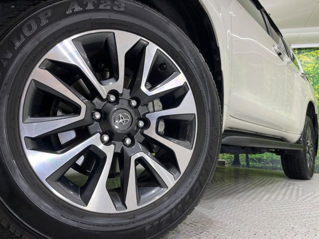 �y�����A���~�z�C�[���z�O�ςɃ}�b�`���������A���~�z�C�[���𑕒����Ă���܂��B�e��ЊO�A���~�z�C�[����A�X�^�b�h���X�^�C�����戵�����Ă���܂��B���񂲑��k����������