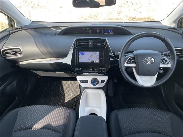 プリウス1.8 A E-Four 4WD