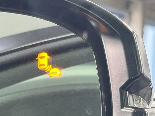 �y�u���C���h�X�|�b�g�C���t�H���[�V�����z���s���A�h�A�~���[�̎��p�ɂȂ�₷���ӏ��Ɍ㑱�Ԃ��ڋ߂���ƃT�C�h�~���[�t�߂Ɍx����\���A�h���C�o�[�ɒ��ӊ��N�����Ă���܂��B