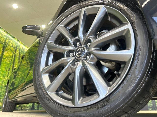 �y����18�C���`�A���~�z�C�[���z�O�ςɃ}�b�`���������A���~�z�C�[���𑕒����Ă���܂��B�e��ЊO�A���~�z�C�[����A�X�^�b�h���X�^�C�����戵�����Ă���܂��B���񂲑��k����������