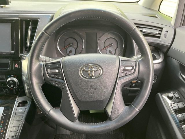 【ステアリングスイッチ】運転中、前方から目線をそらすことなく、オーディオ等の操作が可能な便利機能!安心&快適なドライブを演出してくれます♪