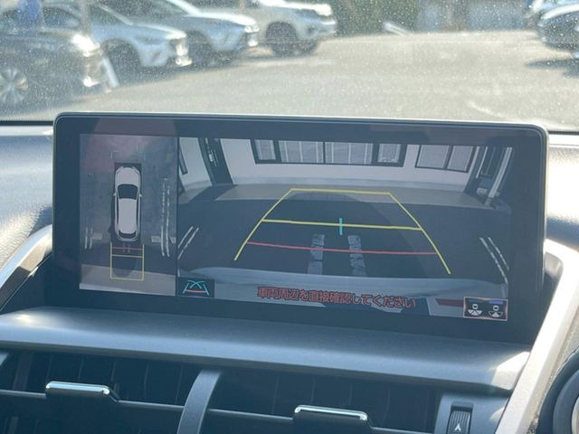 �y�p�m���~�b�N�r���[���j�^�[�z��p�̃J�����ɂ��A�ォ�猩���낵���悤�Ȏ��_��360�x�N���}�̎��͂��m�F���邱�Ƃ��ł��܂������p�������m�F���₷���A�����ꏊ�ł̐؂�Ԃ��⒓�Ԃ��X���[�Y�ɍs���܂��B