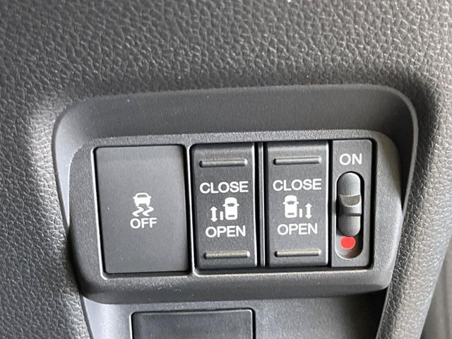 �y�����p���[�X���C�h�h�A�z�X�}�[�g�L�[��^�]�Ȃ̃X�C�b�`�Ō�ȗ����X���C�h�h�A�̊J���\���d��������͂����ăh�A���J����K�v�������A�����Ȃ��q�l�ł��ȒP�ɊJ���߂ł����K�ł���