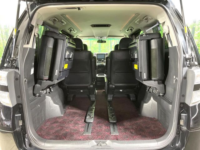 ���i�̂���������ʋ΁A���}���ɏ\���ȉ׎��X�y�[�X���m�ۂ��Ă���܂��B�Z�J���h�V�[�g��|���ƁA�傫�ȉו��̐ύڂ��\�ł���