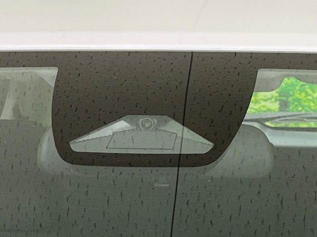 �y�z���_�Z���V���O�z���s���ɑO���̎ԗ�����F�����A�Փ˂������Ȏ��͌x��ƃu���[�L�ŏՓˉ���Ɣ�Q�y�����A�V�X�g�B�����S�Ƀh���C�u�����y���݂��������܂��B