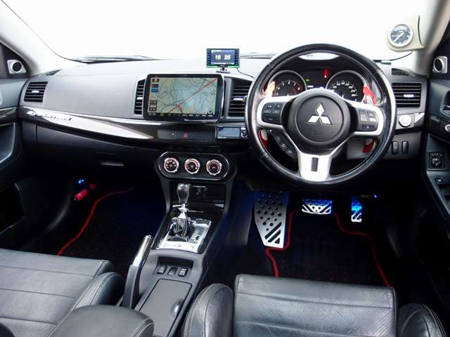 �������Y��Ƀ��[���N���[�j���O�ς݂ƂȂ�A���΂��̏L����F���܂̏L����������܂���BRECARO�����U�[�V�[�g���W�������ƂȂ�A�؂��ڗ��悤�ȎC���������܂���B�J�X�^����p200���~�ȏ�