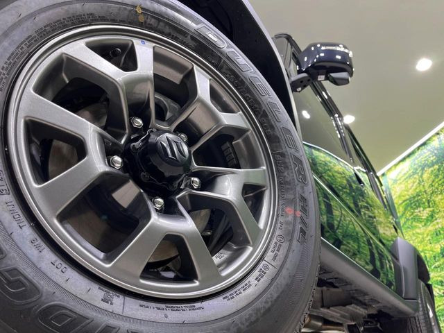 �y����15�C���`�A���~�z�C�[���z�O�ςɃ}�b�`���������A���~�z�C�[���𑕒����Ă���܂��B�e��ЊO�A���~�z�C�[����A�X�^�b�h���X�^�C�����戵�����Ă���܂��B���񂲑��k����������