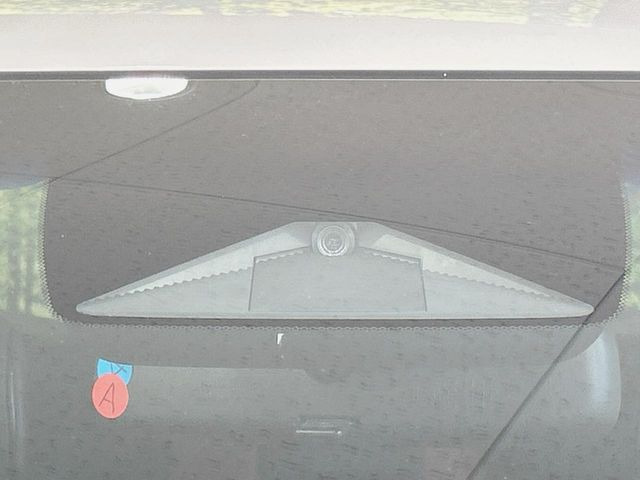 �y�z���_�Z���V���O�z���s���ɑO���̎ԗ�����F�����A�Փ˂������Ȏ��͌x��ƃu���[�L�ŏՓˉ���Ɣ�Q�y�����A�V�X�g�B�����S�Ƀh���C�u�����y���݂��������܂��B