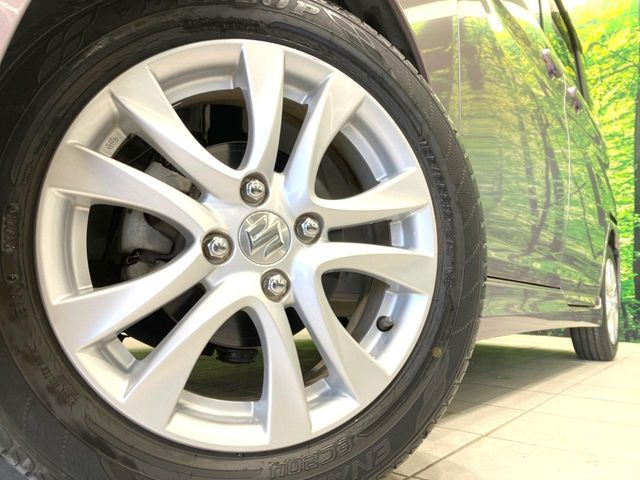 �y����15�C���`�A���~�z�C�[���z�O�ςɃ}�b�`���������A���~�z�C�[���𑕒����Ă���܂��B�e��ЊO�A���~�z�C�[����A�X�^�b�h���X�^�C�����戵�����Ă���܂��B���񂲑��k����������